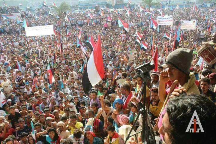 بينهم نجل قيادي بارز .. نشطاء في الحراك الجنوبي يلتقون بقيادات سياسية إيرانية ببيروت 